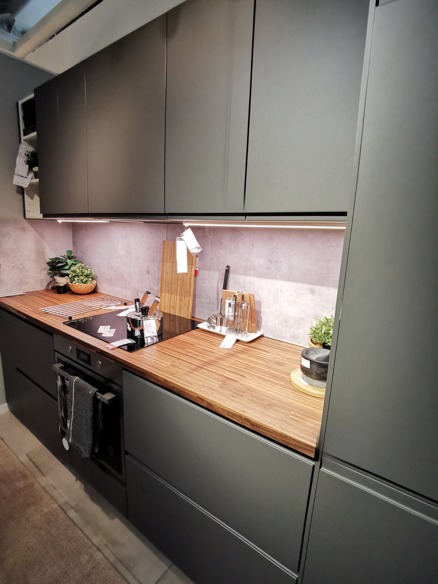 Sleek & Modern: VOXTORP Kitchen Cabinets from IKEA